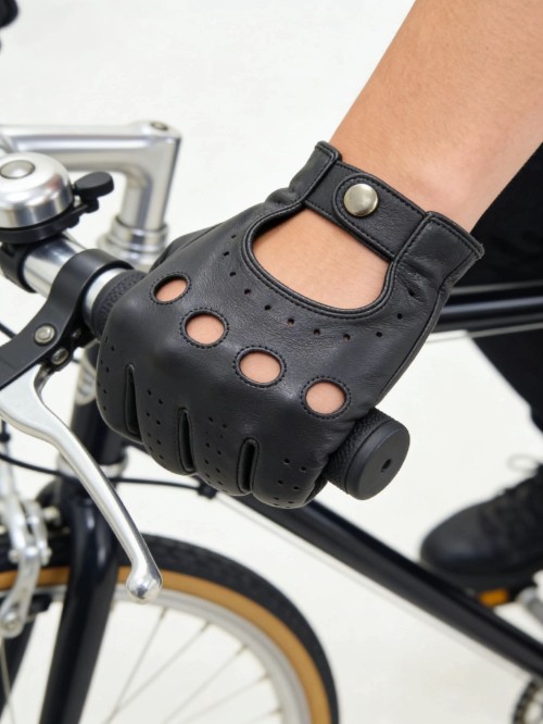 Premium Eco-Friendly Dyed Goatskin Touchscreen Driving Gloves | BSCI Factory